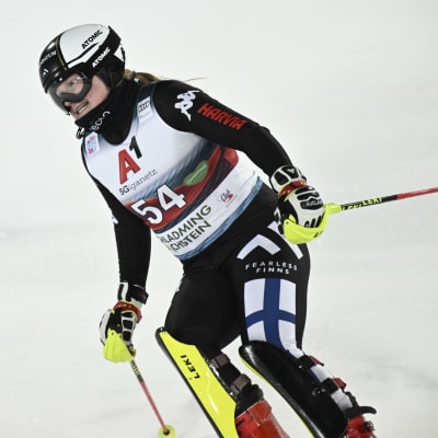 Rosa Pohjolainen under en tävling i världscupen. 