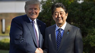 USA:s president Donald Trump och Japans premiärminister Shinzo Abe i Tokyo.