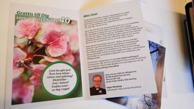 "Grattis till dig som år 2017 fyller 40 år" står det på kortet som Esbo svenska församling skickat till församlingsmedlemmar.