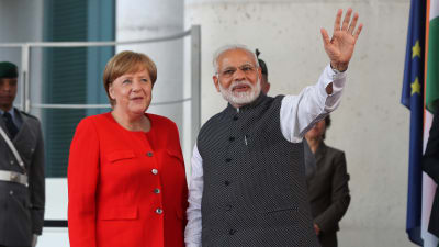 Tysklands förbundskansler Angela Merkel och Indiens premiärminister Narendra Modi i Berlin på fredagen 20.4.