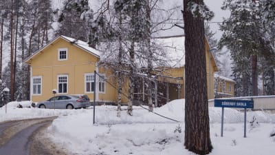 Söderby skola i Kronoby kommun.