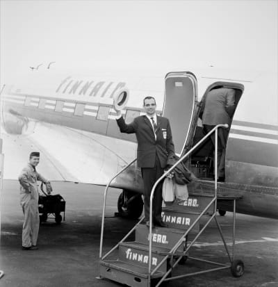 Eugen Ekman stiger på flyget till Rom 1960