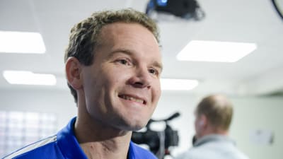Jonatan Johansson i närbild. Han ler.