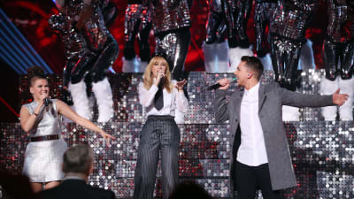 Saara Aalto, Kylie Minogue och Matt Terry på scen.
