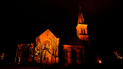 fasadbelysta sibbo kyrka
