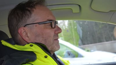 Trafikverkets Jarmo Nirhamo, projektchef för Ring I-reparationerna, i sin bil.