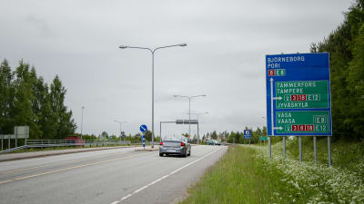 Riksväg 8 i Vikby.