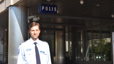Kommissarie Jarmo Heinonen vid Helsingforspolisen.