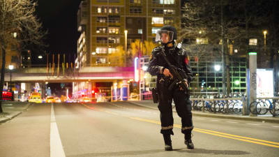 Polisen spärrade av området där den misstänkta bomben hittades
