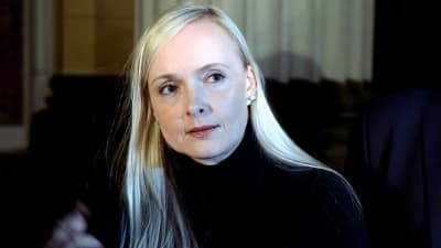 Minister Maria Ohisalo (Gröna) i närbild.