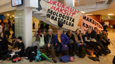 Demonstration på Helsingfors universitet.