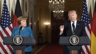 Tysklands förbundskansler Angela Merkel och USA:s president Donald Trump i Washington den 17 mars 2017.