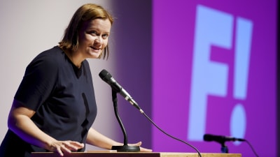 Katju Aro, ordförande för Feministiska partiet. 