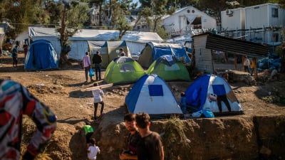 Lägret Moria på Lesbos, Grekland 30.9.2019. I bildens mitt ses några uppslagna tält. 