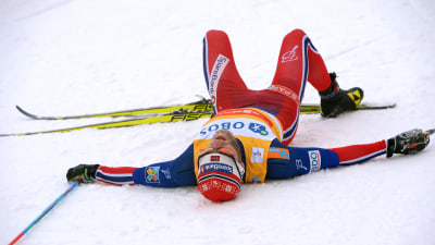 Martin Johnsrud Sundby utmattad efter skidlopp.