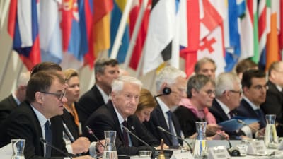 Europarådets ministermöte hölls i Finlandiahuset i Helsingfors den 17 maj. Dåvarande statsminister Juna Sipilä och rådets avgående generalsekreterare Thorbjörn Jagland i förgrunden