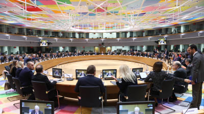 EU:s utrikesministrar samlade vid ett runt förhandlingsbord i Bryssel