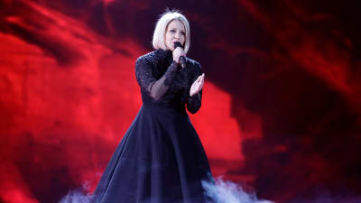 Leena Tirronen på Eurovisionsscenen.