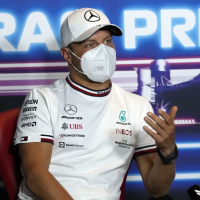 Valtteri Bottas under pressträff.