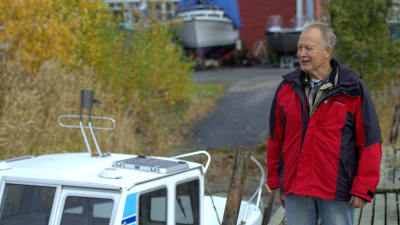 Henrik Jåfs som driver båtföretag vid Brändöbron.