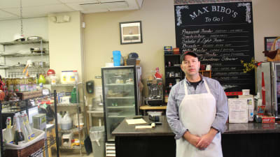 Robert Colangelo i sitt kafé i Hartford.