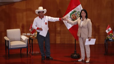 De peruanska presidentkandidaterna Pedro Castello och Keiko Fujimori. 