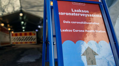 Koronaviruksen testauspiste Laakson sairaalassa Helsingissä 19.3.2020.