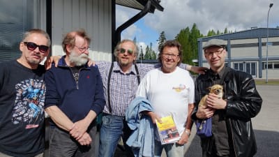 Rolf Gustafsson, Dag "Mocke" Lindholm, Roger Ek, Nisse Eriksson och Thomas Törnroos ser fram emot att uppträda på brandkårshuset i Borgå.