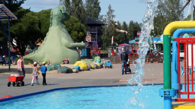 Mikkelin Visulahden Dinosauria kesällä 2019.