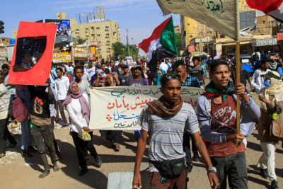 Demonstranter i Khartoum Bahri norr om Sudans huvudstad.