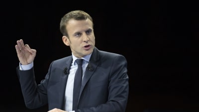 Den förre ekonomiministern och obundne mittenkandidaten Emmanuel Macron har seglat upp som ett överraskningsnamn som kan nå den andra valomgången