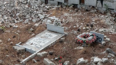 Gravar där oidentiferade asylsökande begravts på ön Samos i Grekland.