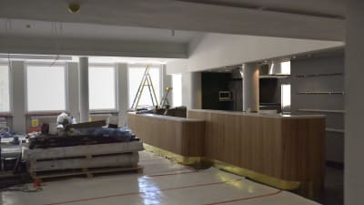 en rastaurangsal under konstruktion