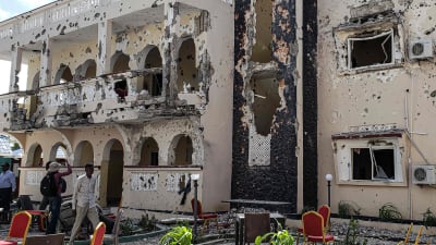 Hotell Medinas huvudbyggnad var en sorglig syn på lördag förmiddag.