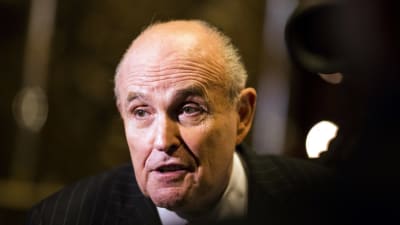 Rudy Giuliani medger att presidenten inte talade sanning då han hävdade att han inte visste något om porrstjärnan Stormy Daniels