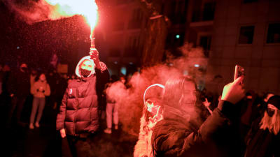 Rökbomber på demonstration i Polen.