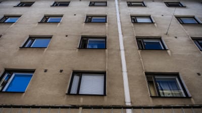 Kerrostalo Kruununhaassa Helsingissä.