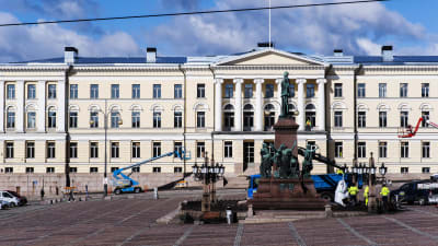 Helsingfors universitets huvudbyggnad på Senatstorget.