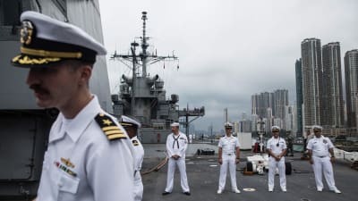Den amerikanska flottans kommandofartyg USS Blue Ridge på besök i Hongkong i april i år. 