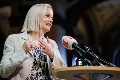 Riikka Purra vastasi aamulla median kysymyksiin.