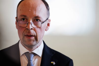 Närbild på Jussi Halla-aho.
