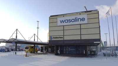 Wasaline åläggs trafikplikt och Sveriges krav på coronatest träder i kraft  – Österbotten – 