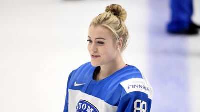 Ronja Savolainen spelar VM i Finlands färger.