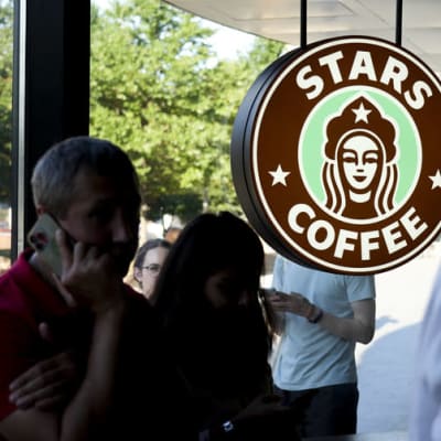 Starbucksin tilalle avautui Moskovassa tutun oloinen kahviljaketju Stars Coffee.