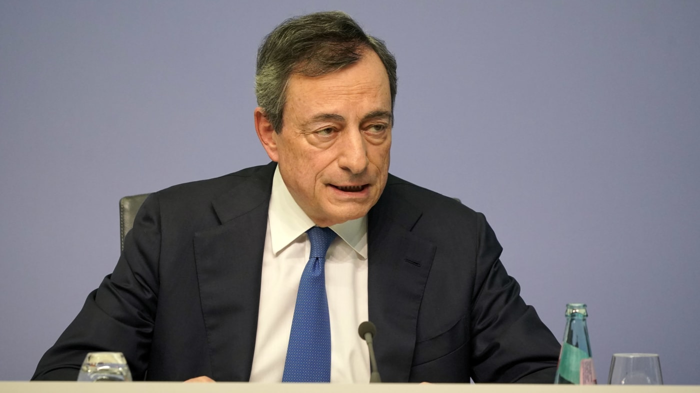 Mario Draghi durante la sua conferenza stampa finale come presidente della Banca centrale europea il 24 ottobre 2019.