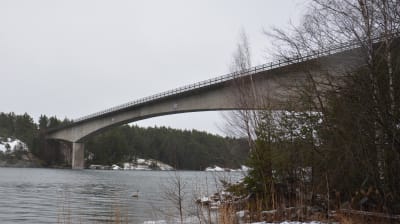 Bron över Norrströmmen i Nagu.