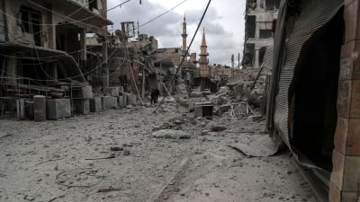 400 000 instängda civila i Ghouta hoppas på snabb hjälp häjlp från omvärlden. Läget är värst i staden Douma, som ligger nära frontlinjen 