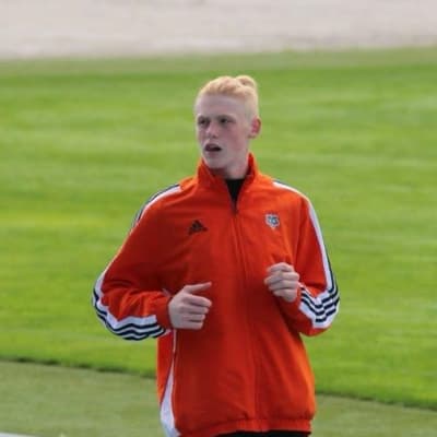 Tomas Järvinen kuvassa.