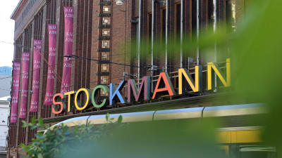 Stockmann under prideveckan i Helsingfors.