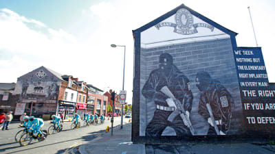 UVF-väggmålning i östra Belfast under Giro d´Italia 2015.